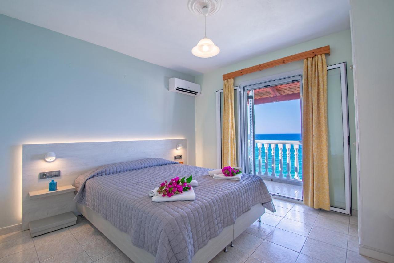 Baywatch Apartments On The Beach By "Elite" Ammoudi Dış mekan fotoğraf