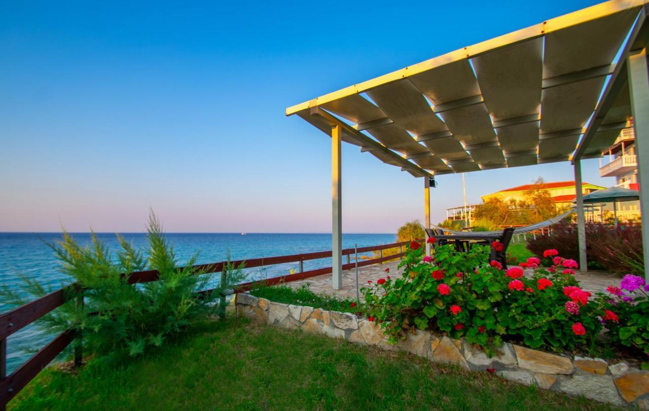 Baywatch Apartments On The Beach By "Elite" Ammoudi Dış mekan fotoğraf