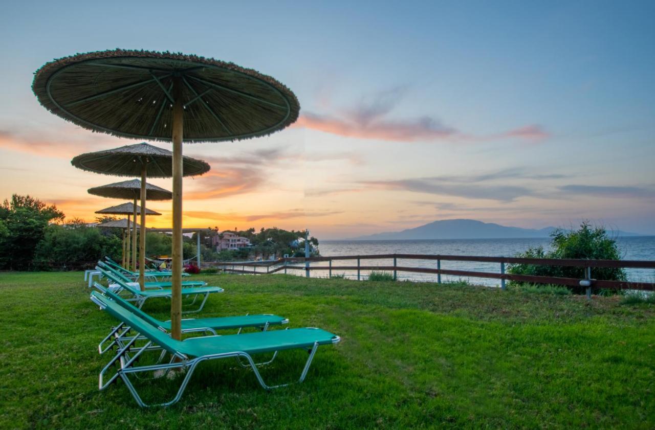 Baywatch Apartments On The Beach By "Elite" Ammoudi Dış mekan fotoğraf