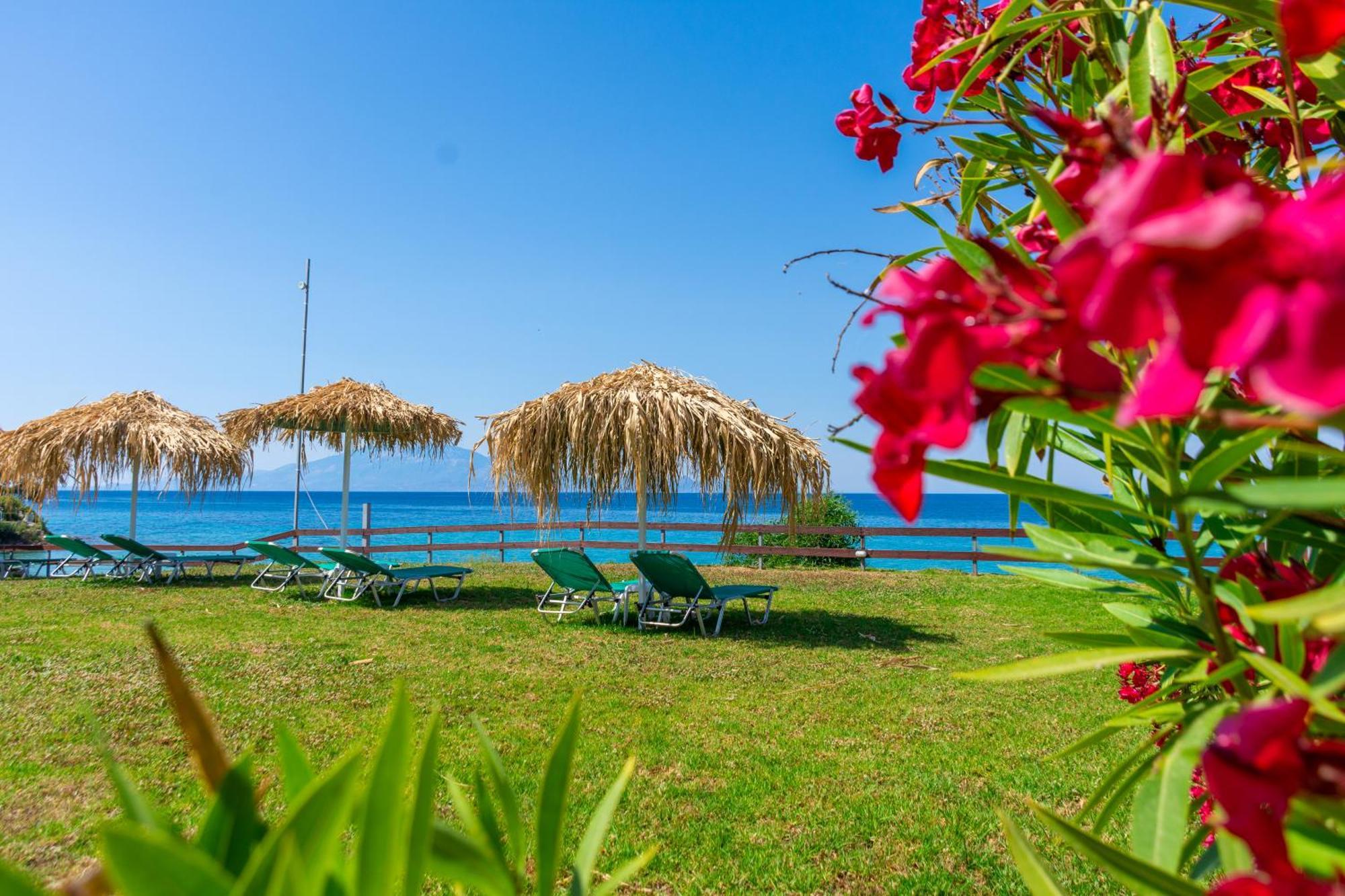 Baywatch Apartments On The Beach By "Elite" Ammoudi Dış mekan fotoğraf