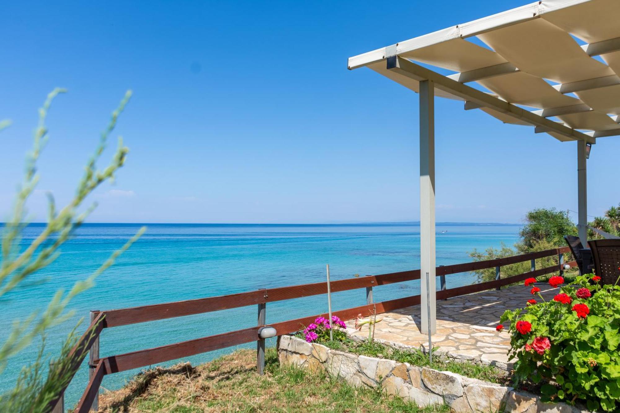 Baywatch Apartments On The Beach By "Elite" Ammoudi Dış mekan fotoğraf
