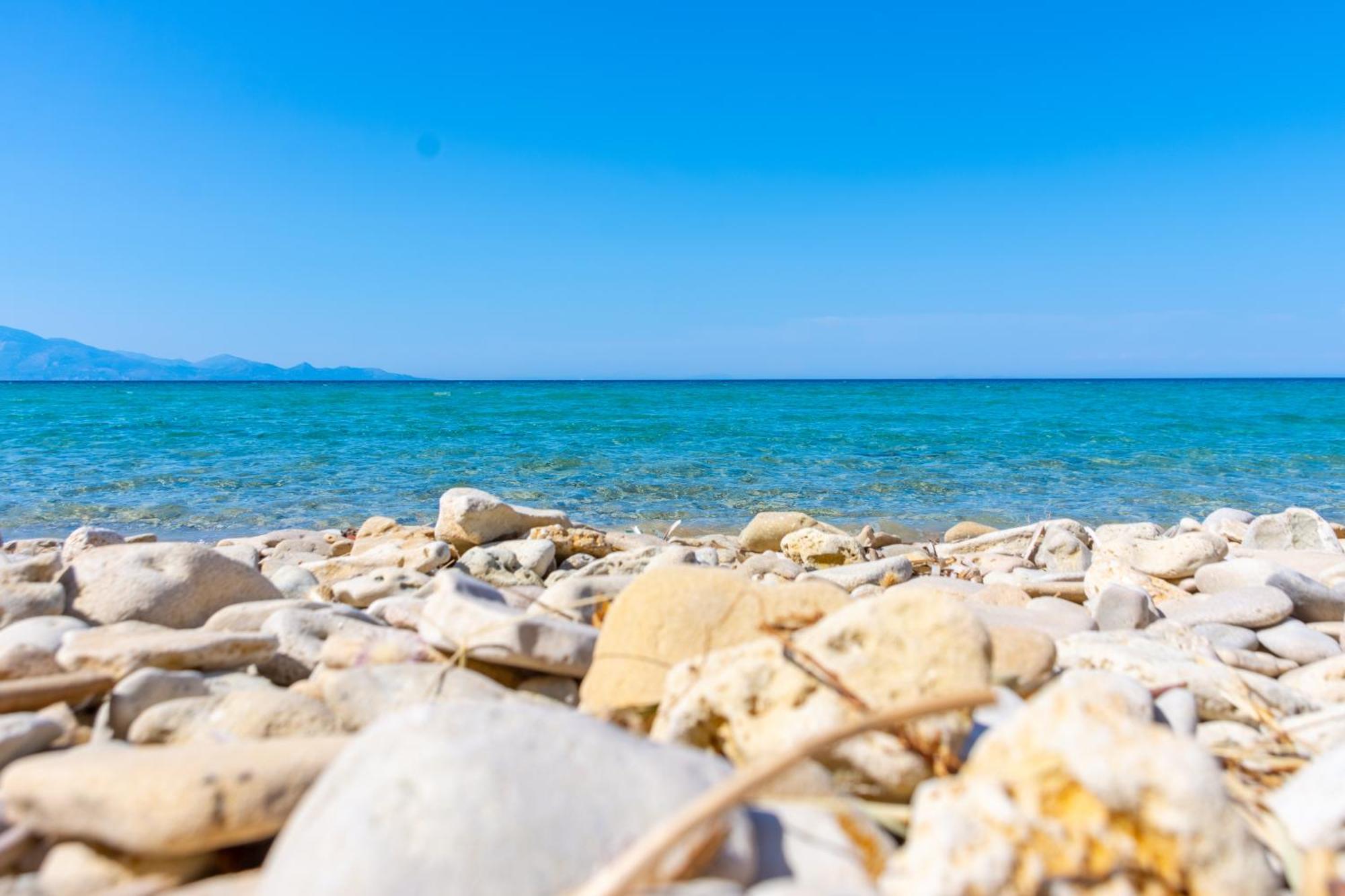 Baywatch Apartments On The Beach By "Elite" Ammoudi Dış mekan fotoğraf